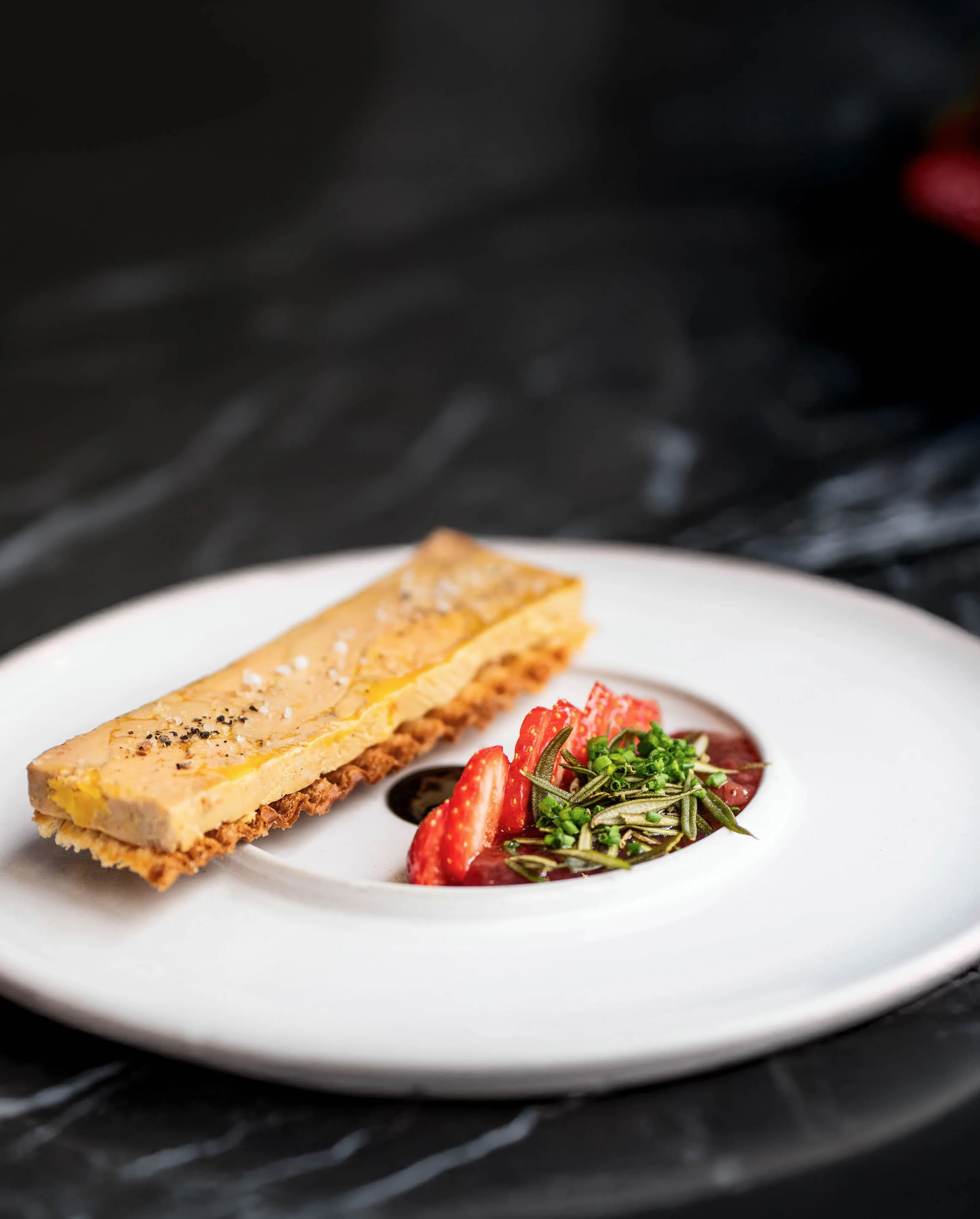 Entrée gastronomique NESSIA Paris — textures et couleurs travaillées