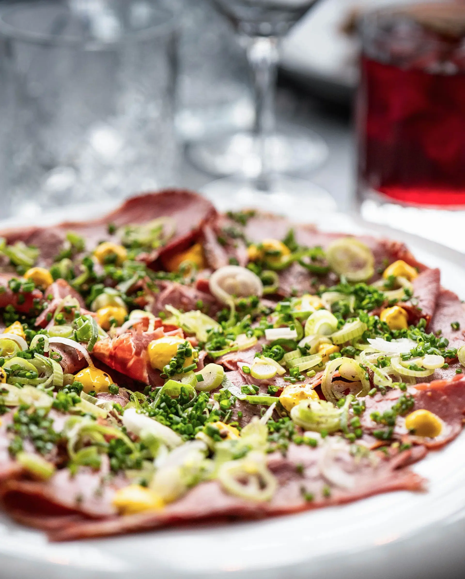 Plat principal NESSIA — cuisine française contemporaine dans le Marais